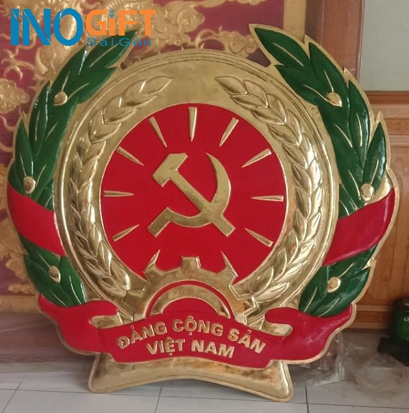 [ Giải đáp ] Huy hiệu đảng cộng sản đeo bên nào ? hiện nay có mấy loại ?