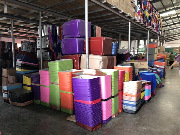 Xưởng sản xuất vali kéo hiện đại làm quà tặng cho doanh nghiệp tại TPHCM