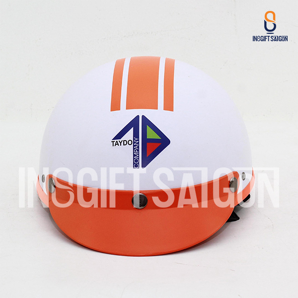 In logo lên nón bảo hiểm làm quà tặng nhân viên