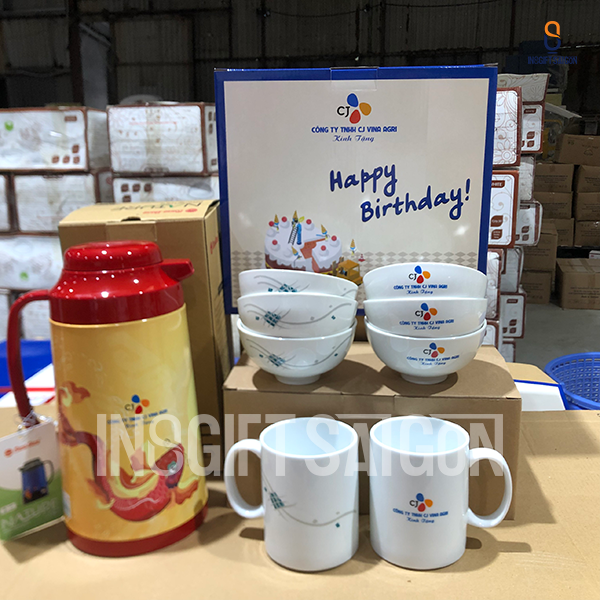 Quà tặng sinh nhật cho nhân viên công ty