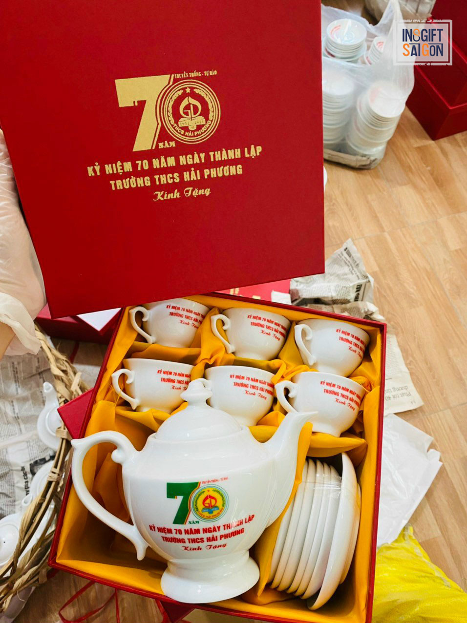 bộ ấm trà in logo quà tặng đại hội Đảng