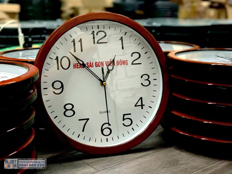 đồng hồ quà tặng in logo theo yêu cầu