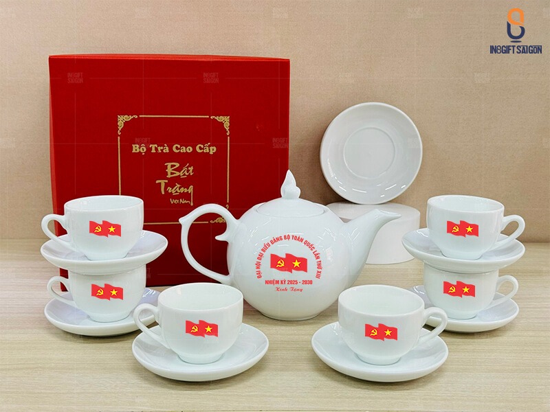 Bộ ấm trà tặng đại hội đại biểu toàn quốc